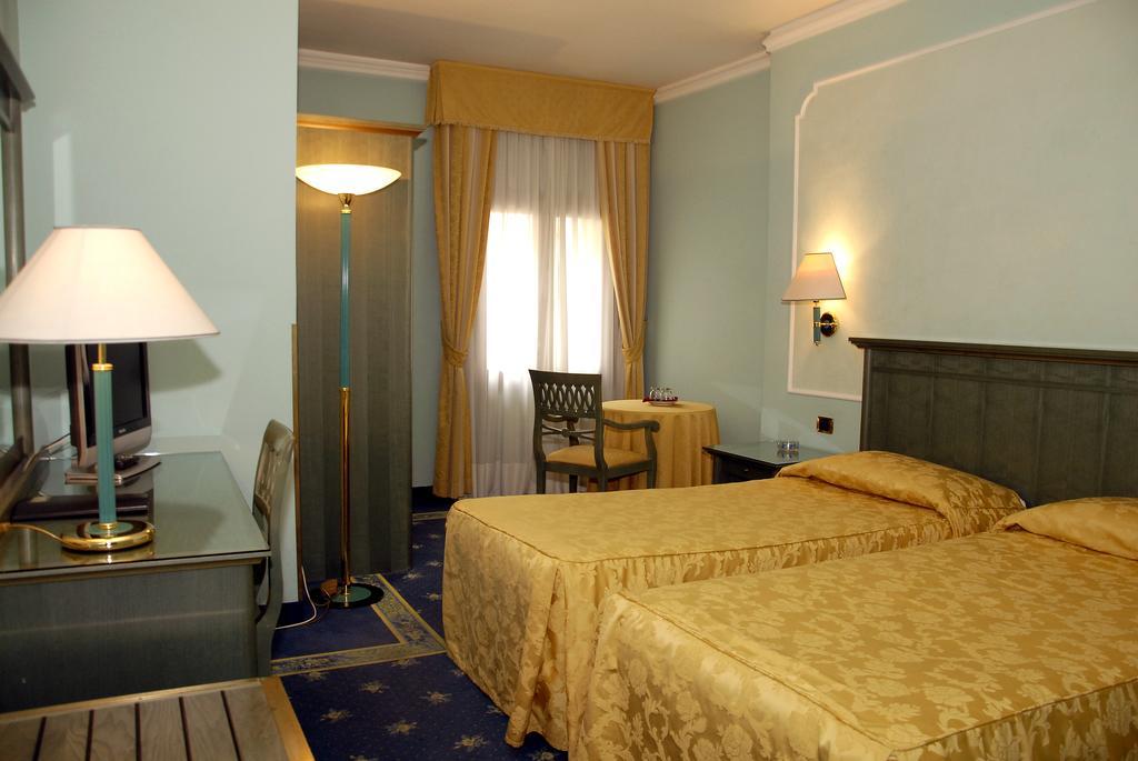 Hotel Donatello Padoue Extérieur photo